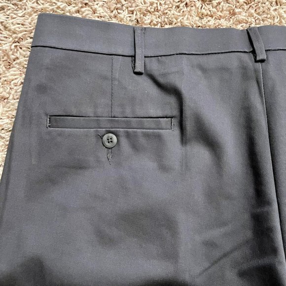 NWT Haggar Men’s Premium Fabric Straight Fit Non-Iron Pants Grey, Size 32x29 - Picture 8 of 9